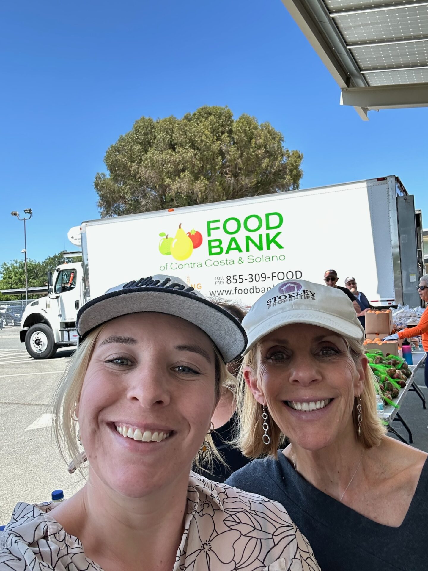 161413 Miranda & Sheila Stokley, Volunteering May 1st At The Contra Costa Food Bank.
